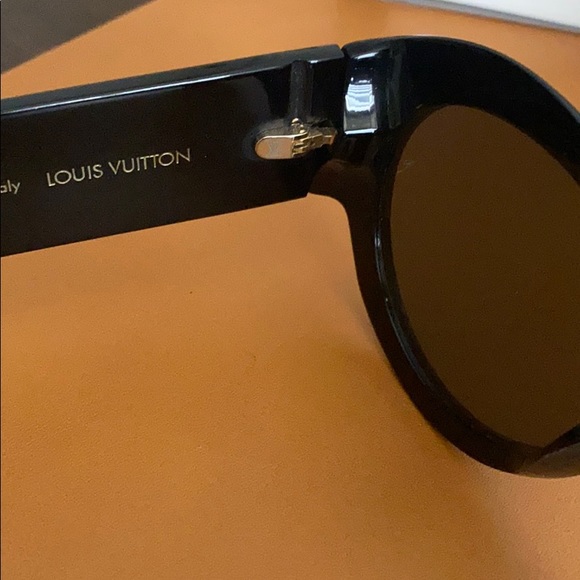 Louis Vuitton sunglasses - Picture 5 of 5